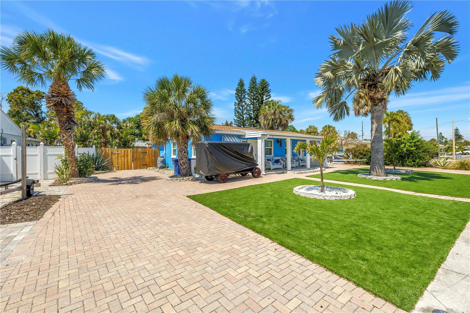 6892 GULF WINDS DR #2 — photo 24
