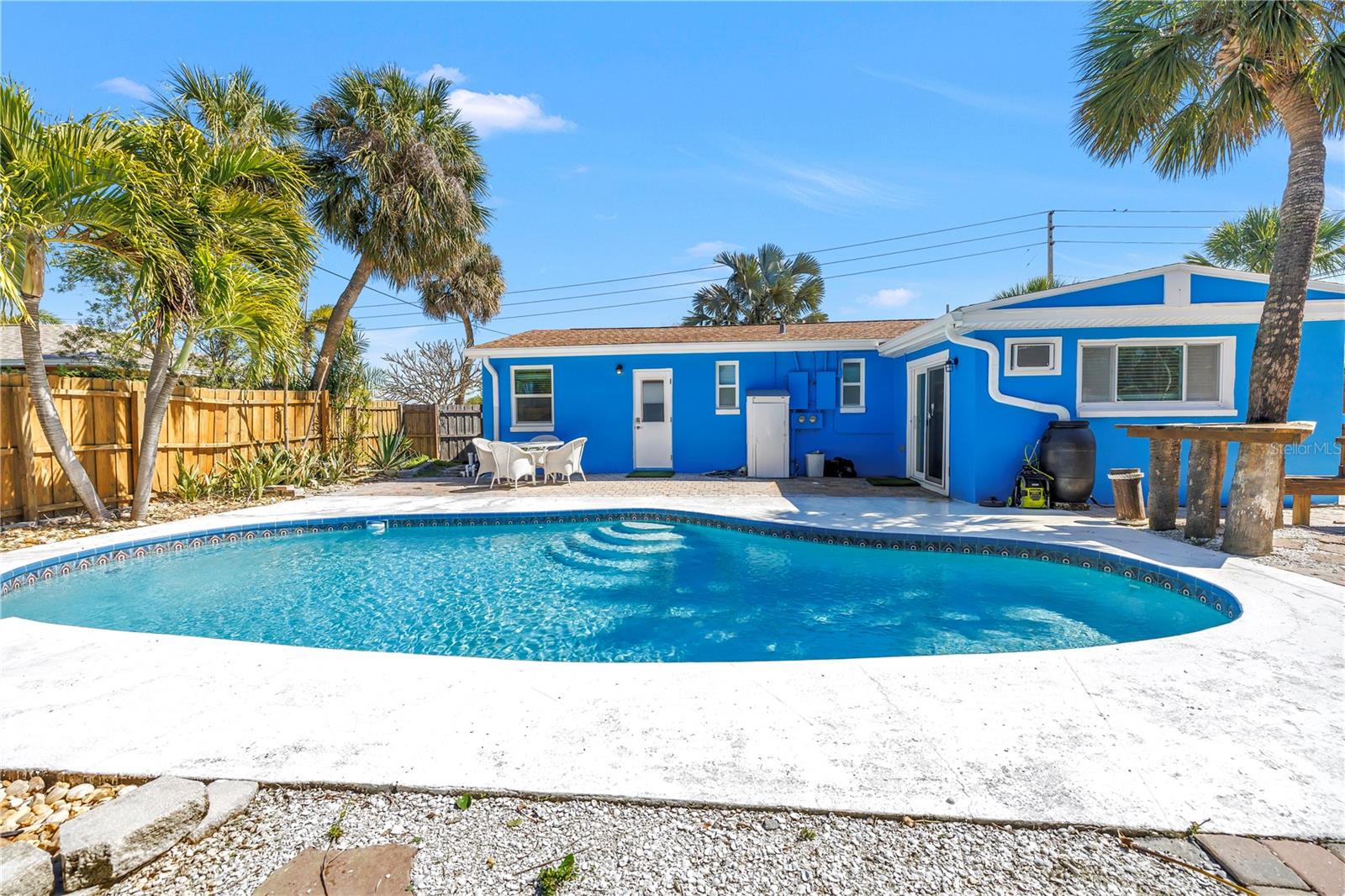 6892 GULF WINDS DR #2 — photo 31