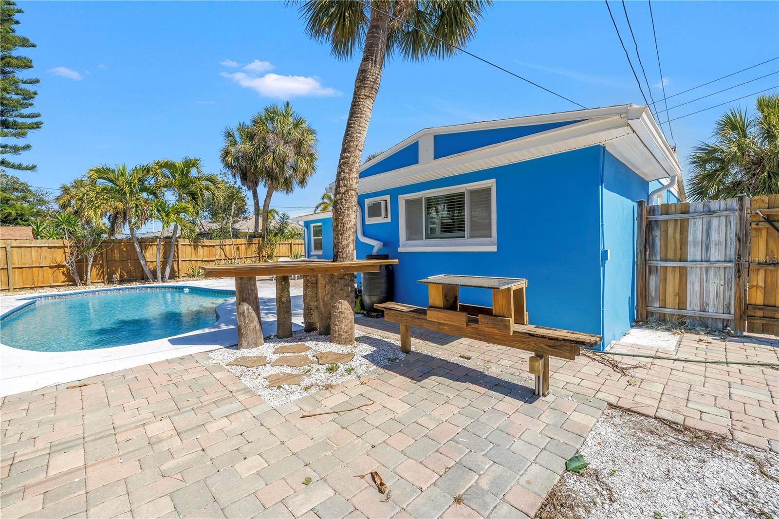 6892 GULF WINDS DR #2 — photo 41
