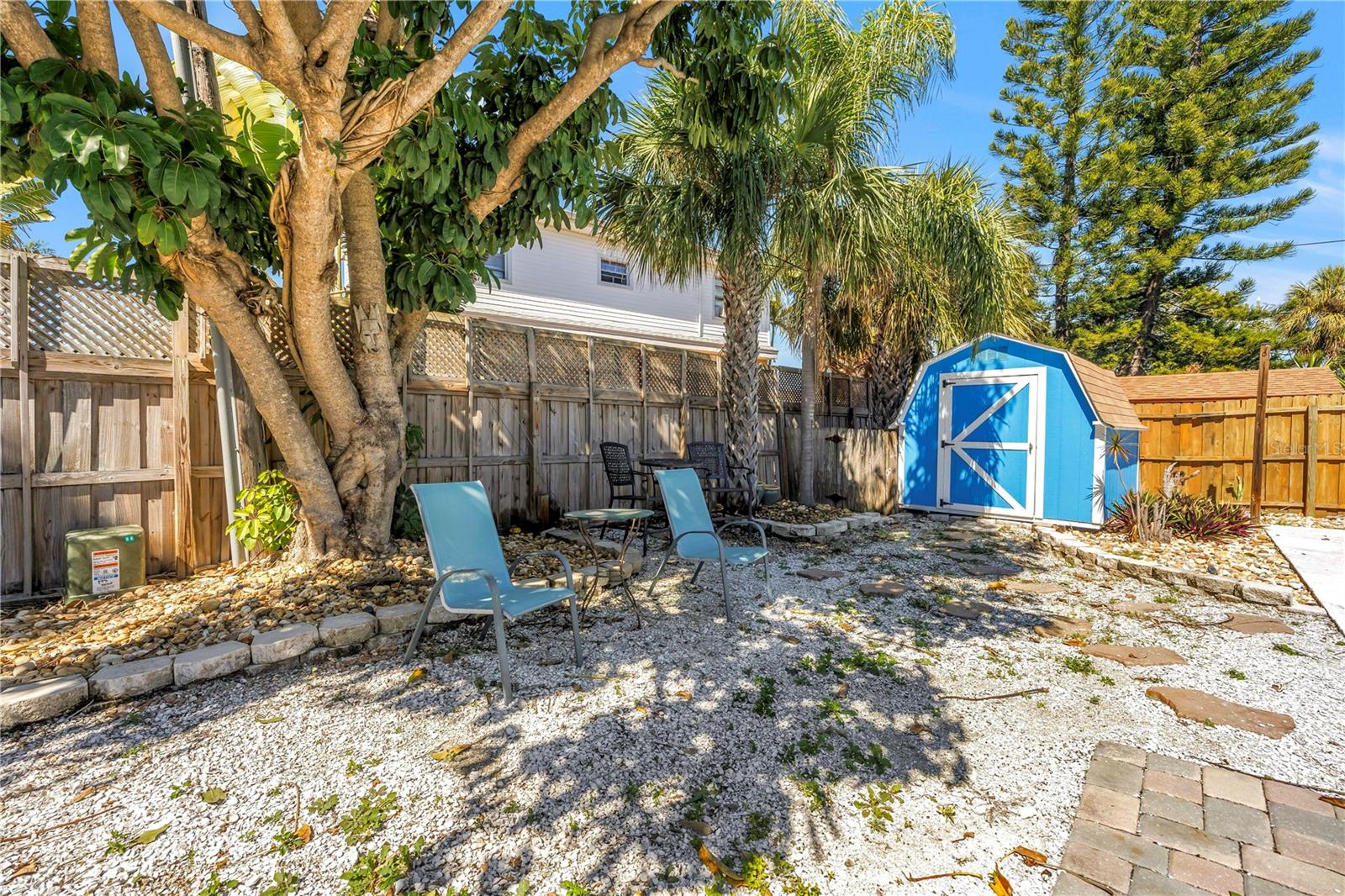 6892 GULF WINDS DR #2 — photo 37