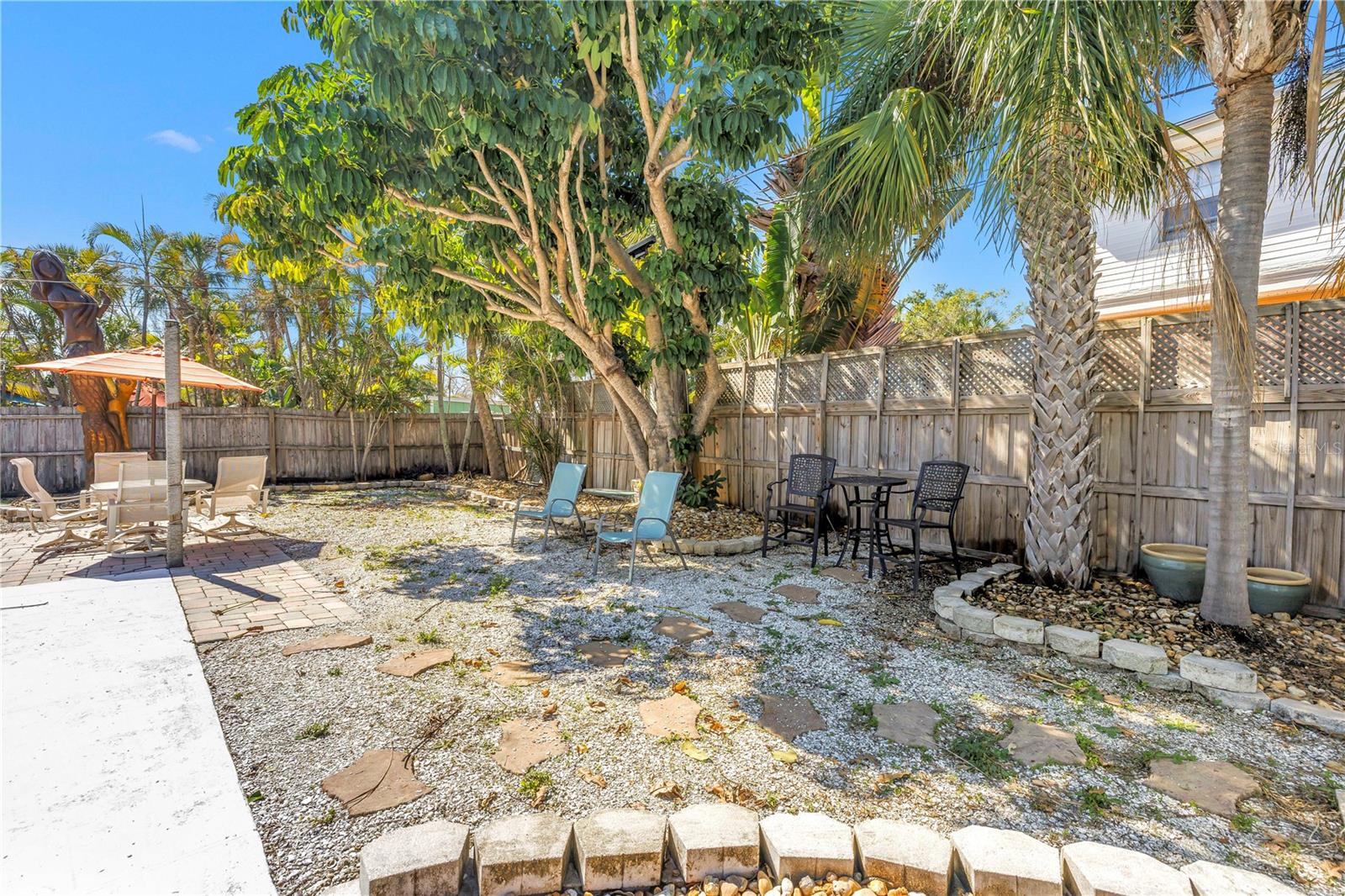 6892 GULF WINDS DR #2 — photo 35