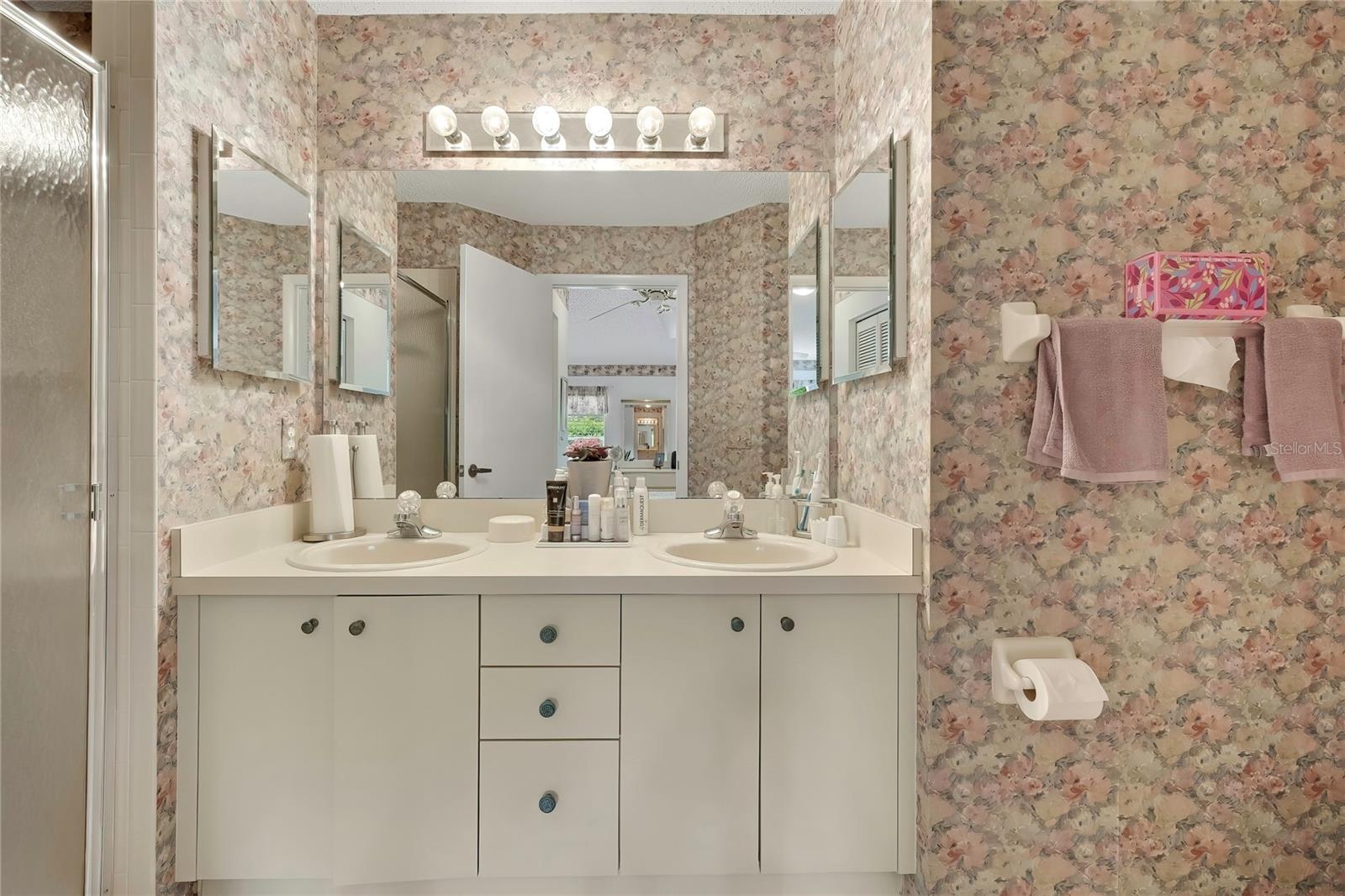 6447 PINE WALK DR — photo 13