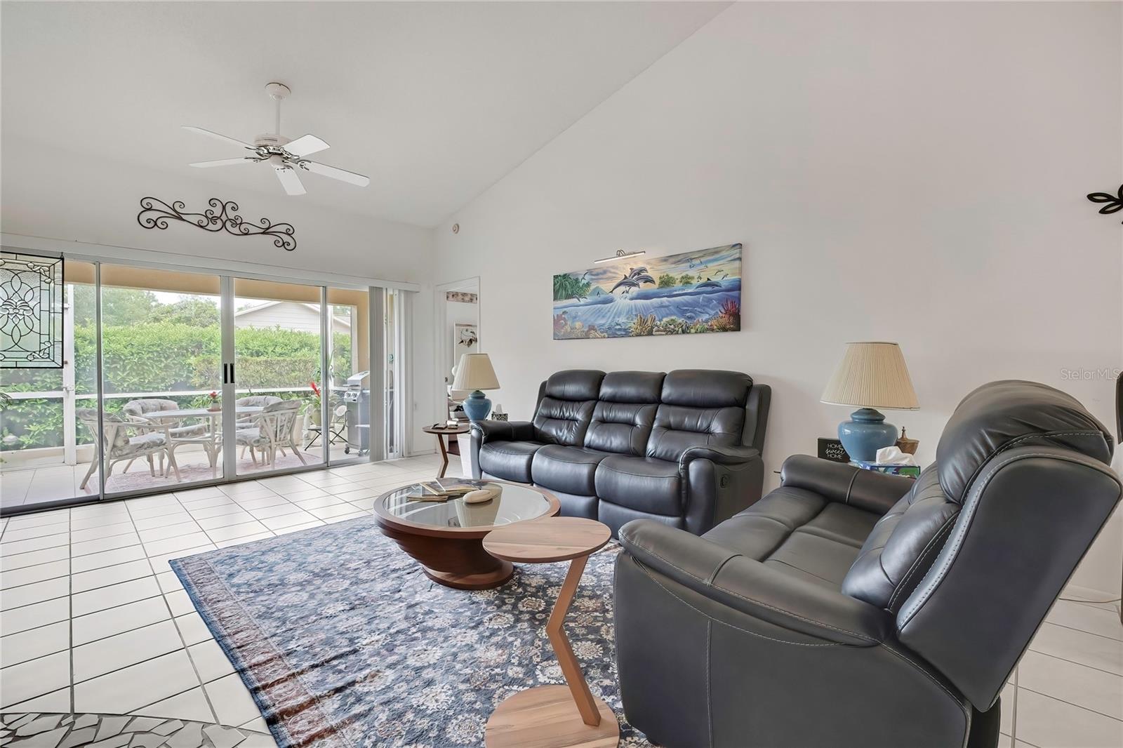 6447 PINE WALK DR — photo 5