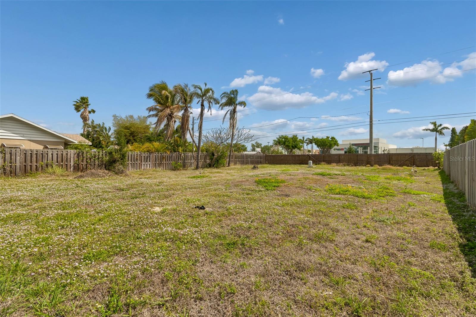 603 CASABELLA DR — photo 4