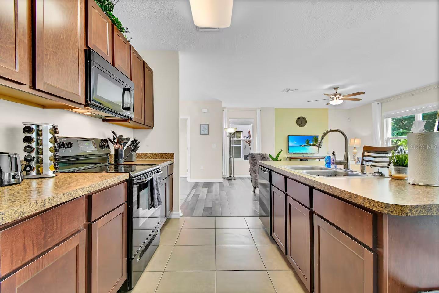 10108 HAWK STORM AVE — photo 10
