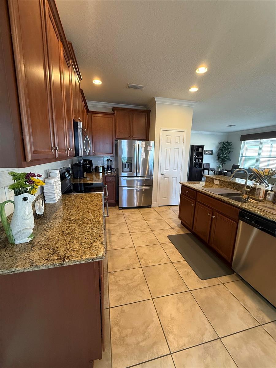 352 LAUREL FALLS DR — photo 19