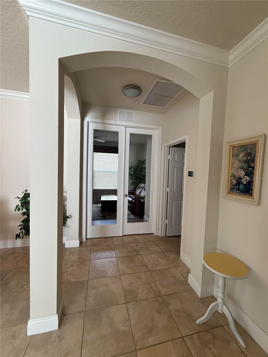 352 LAUREL FALLS DR — photo 10