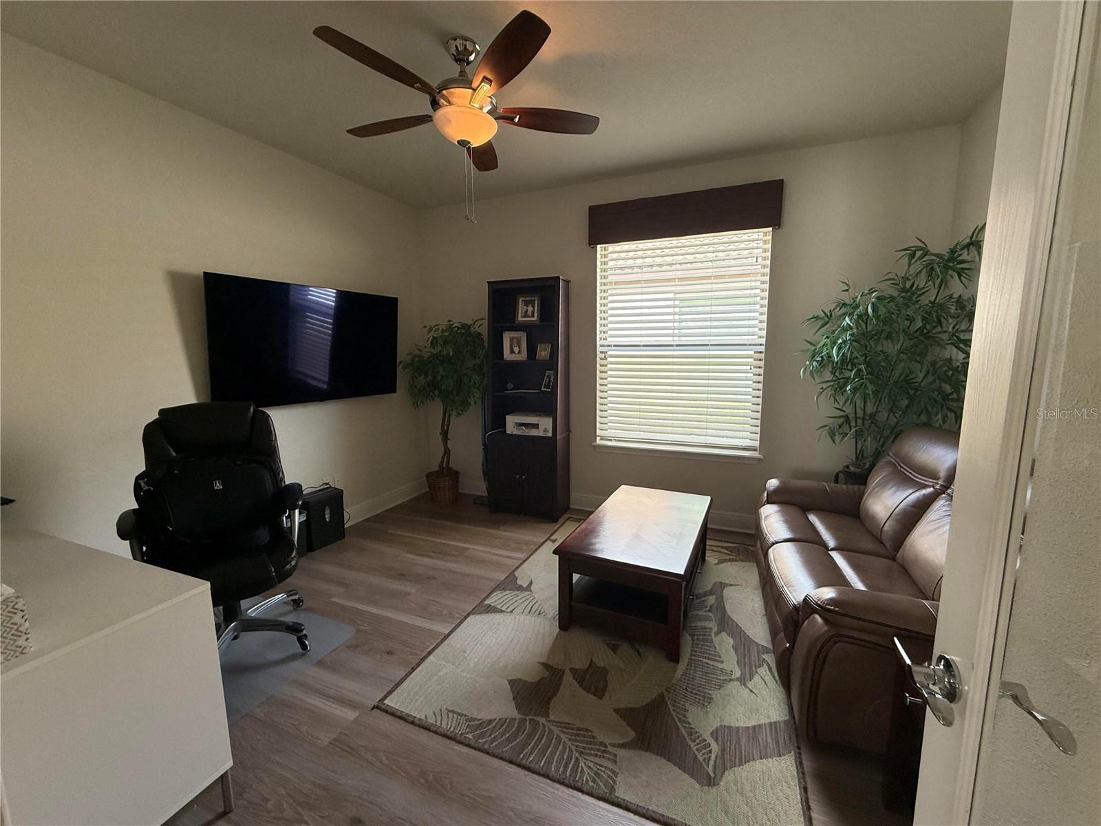 352 LAUREL FALLS DR — photo 24