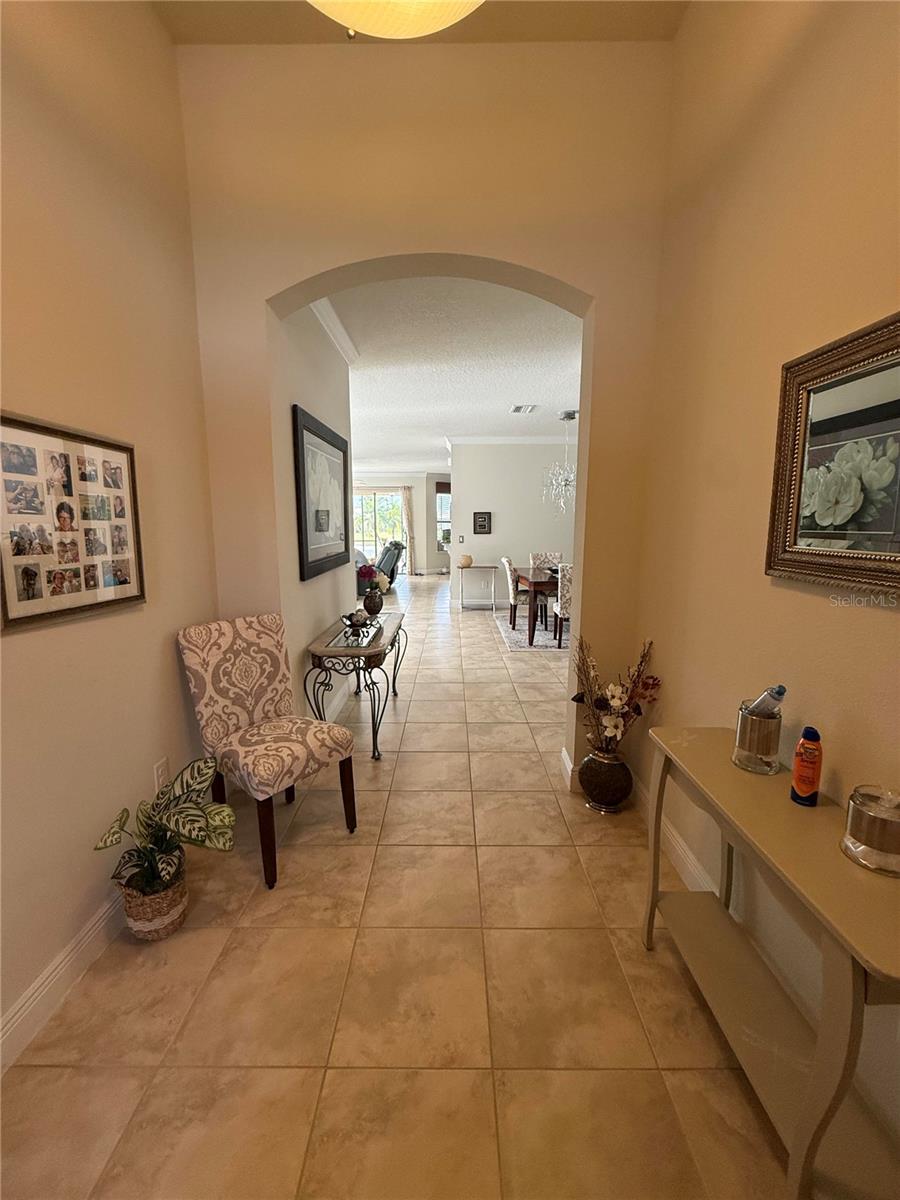 352 LAUREL FALLS DR — photo 9