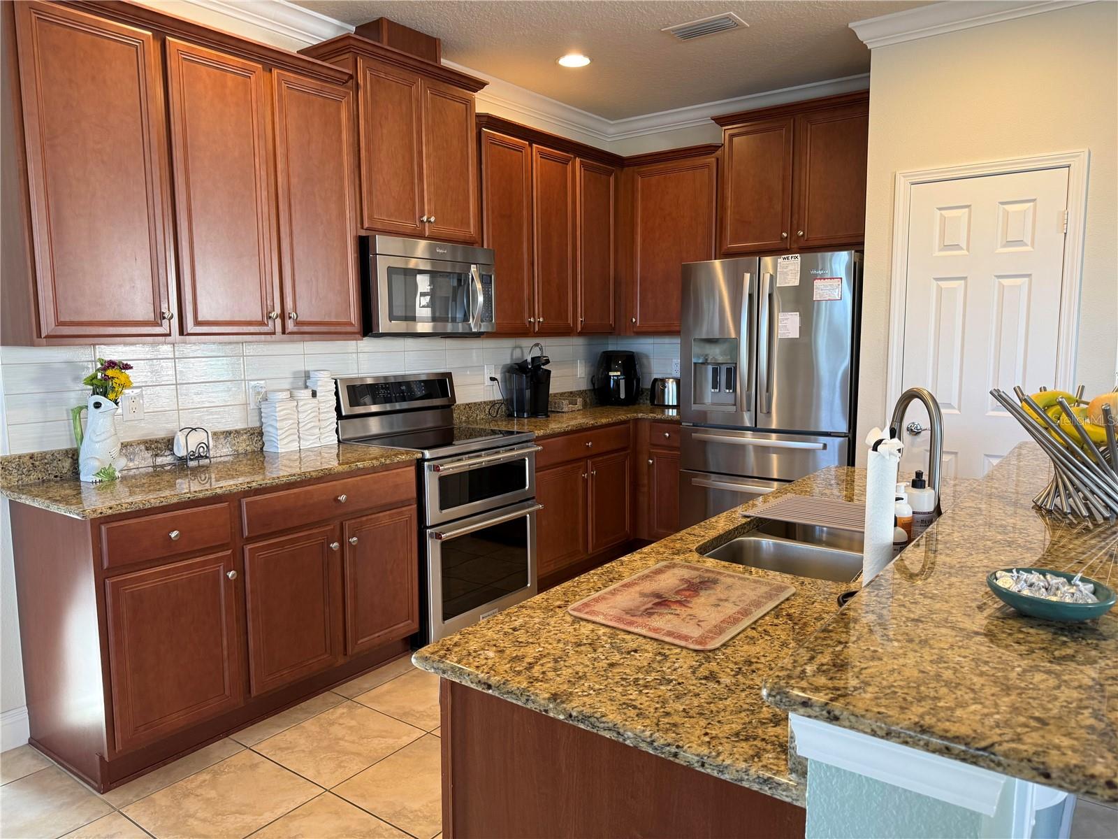 352 LAUREL FALLS DR — photo 13