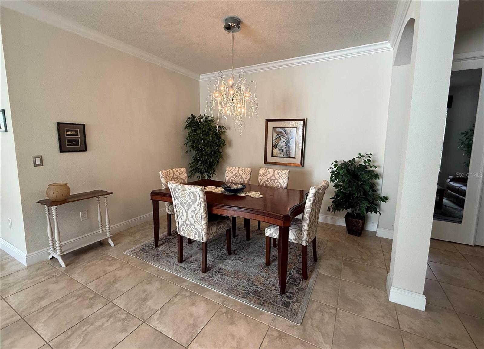 352 LAUREL FALLS DR — photo 11