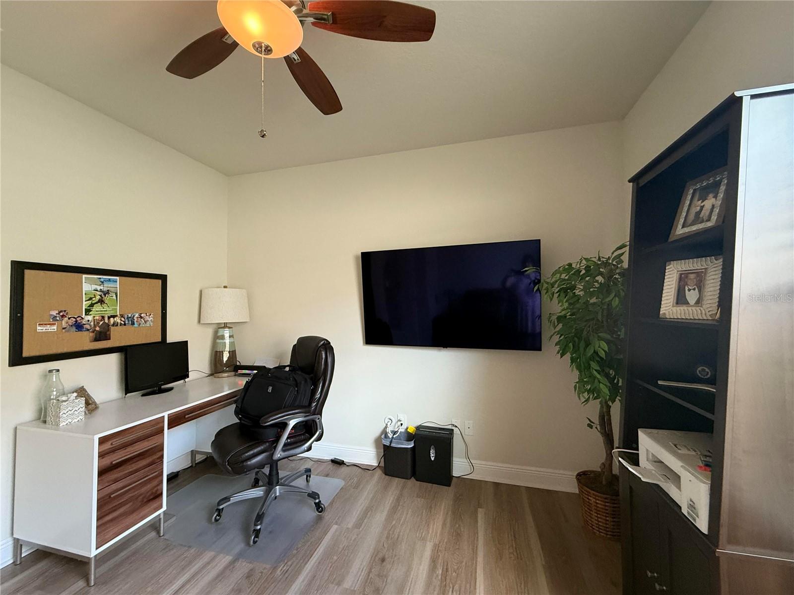 352 LAUREL FALLS DR — photo 28