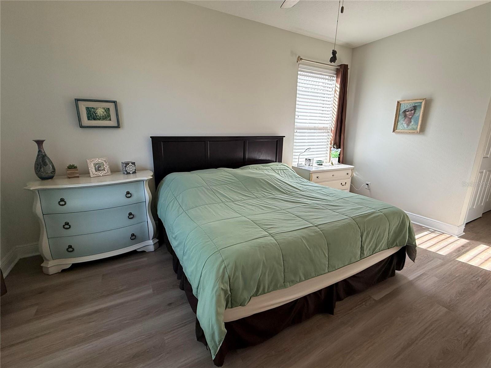 352 LAUREL FALLS DR — photo 31