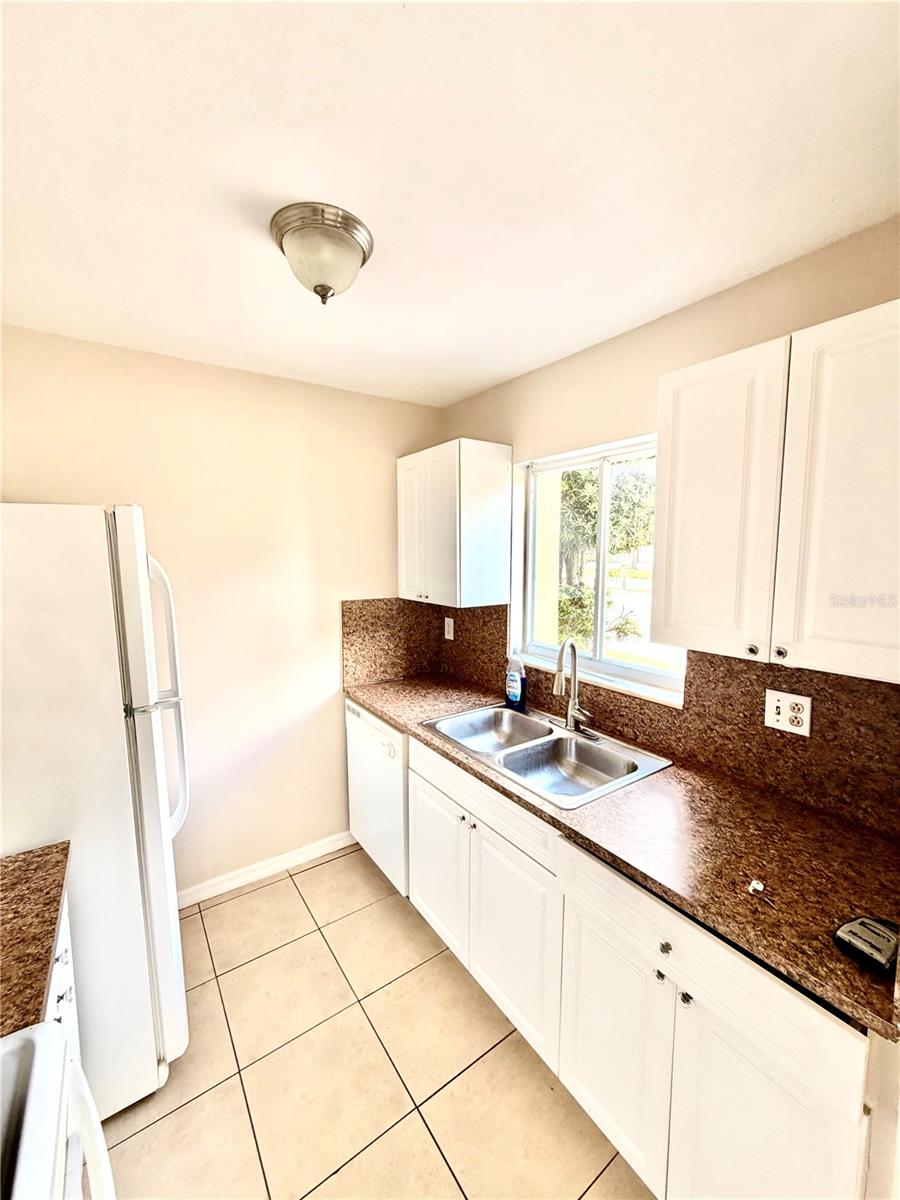 3206 W AZEELE ST #100 — photo 8