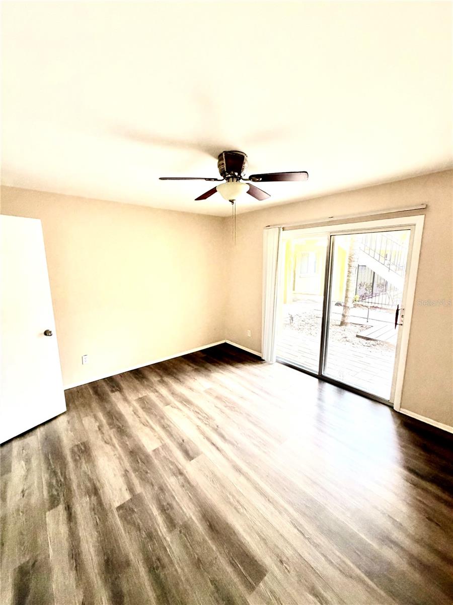 3206 W AZEELE ST #100 — photo 10