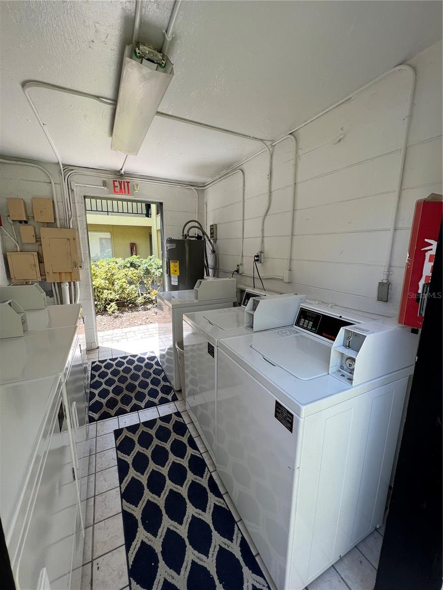3206 W AZEELE ST #100 — photo 14