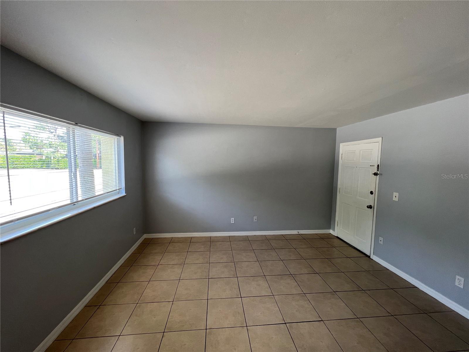 3206 W AZEELE ST #100 — photo 6