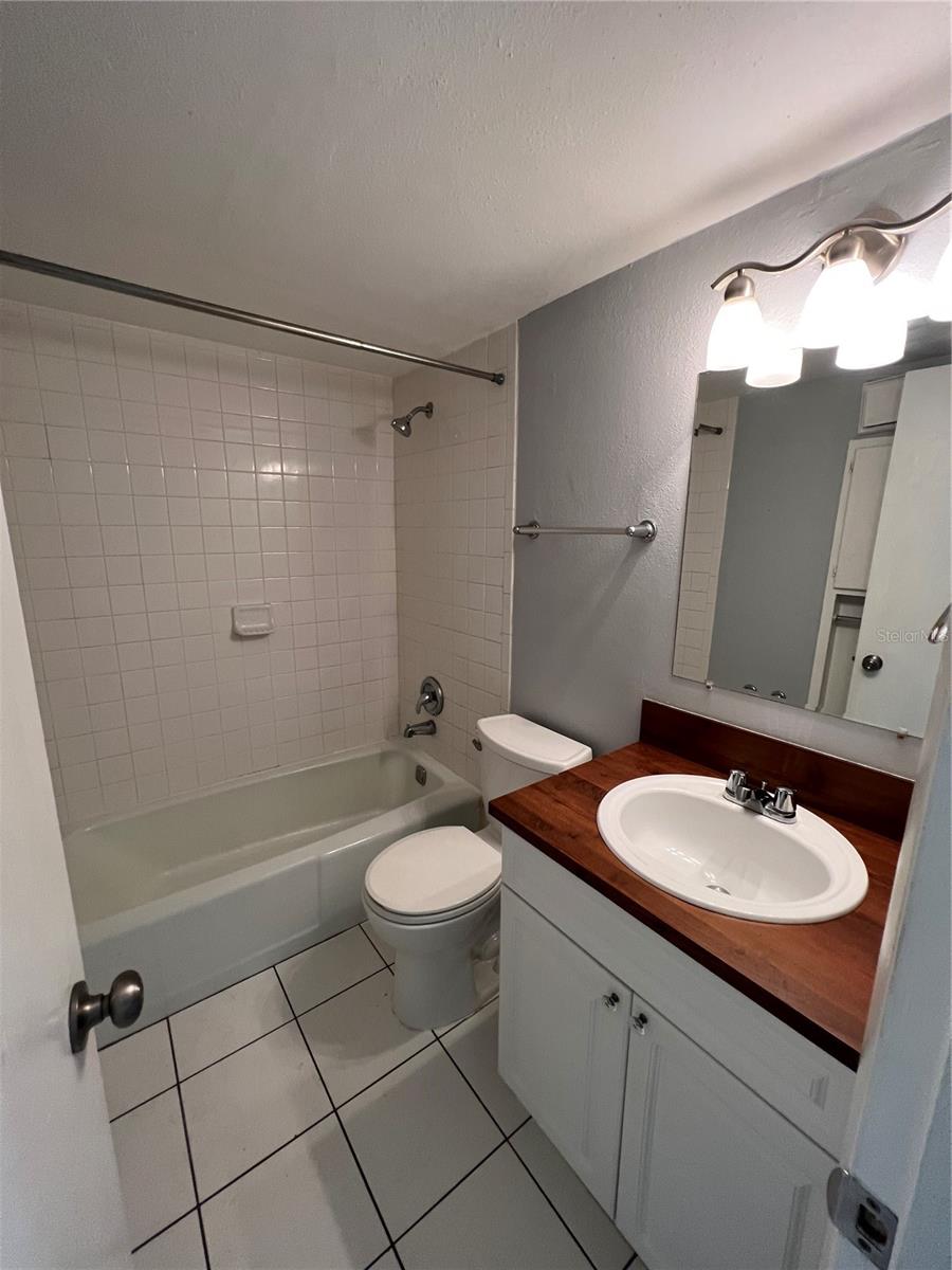 3206 W AZEELE ST #100 — photo 12