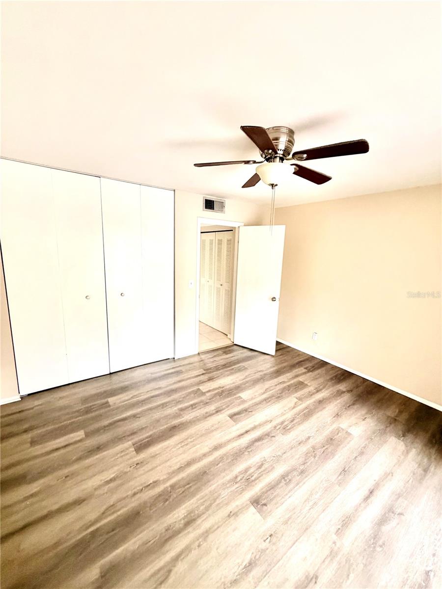 3206 W AZEELE ST #100 — photo 11