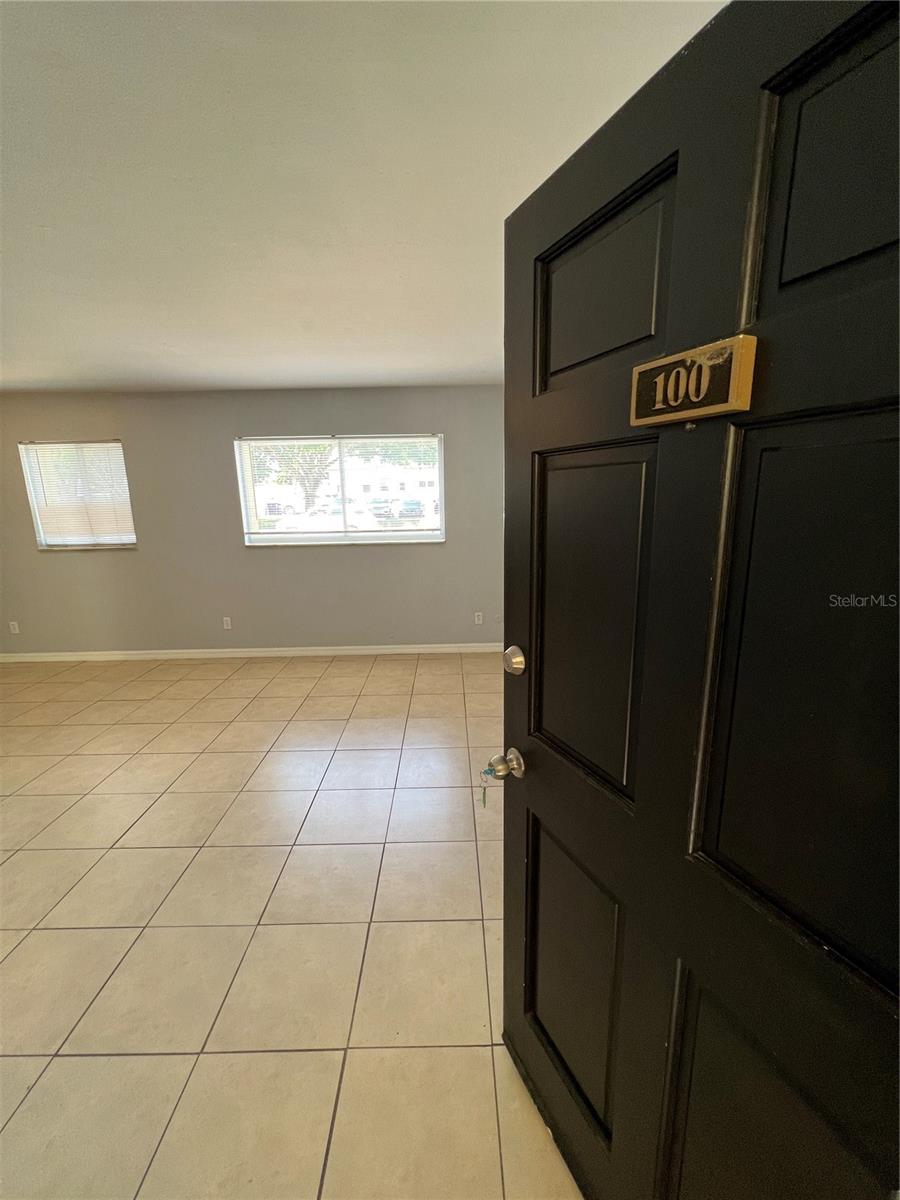 3206 W AZEELE ST #100 — photo 3