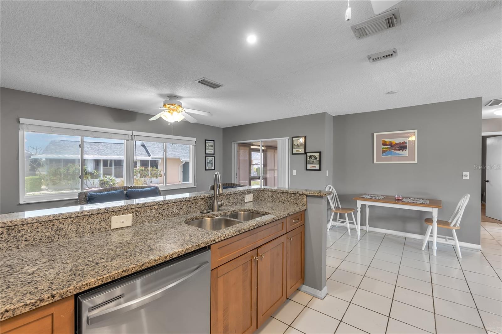 702 HUXLEY PL — photo 3