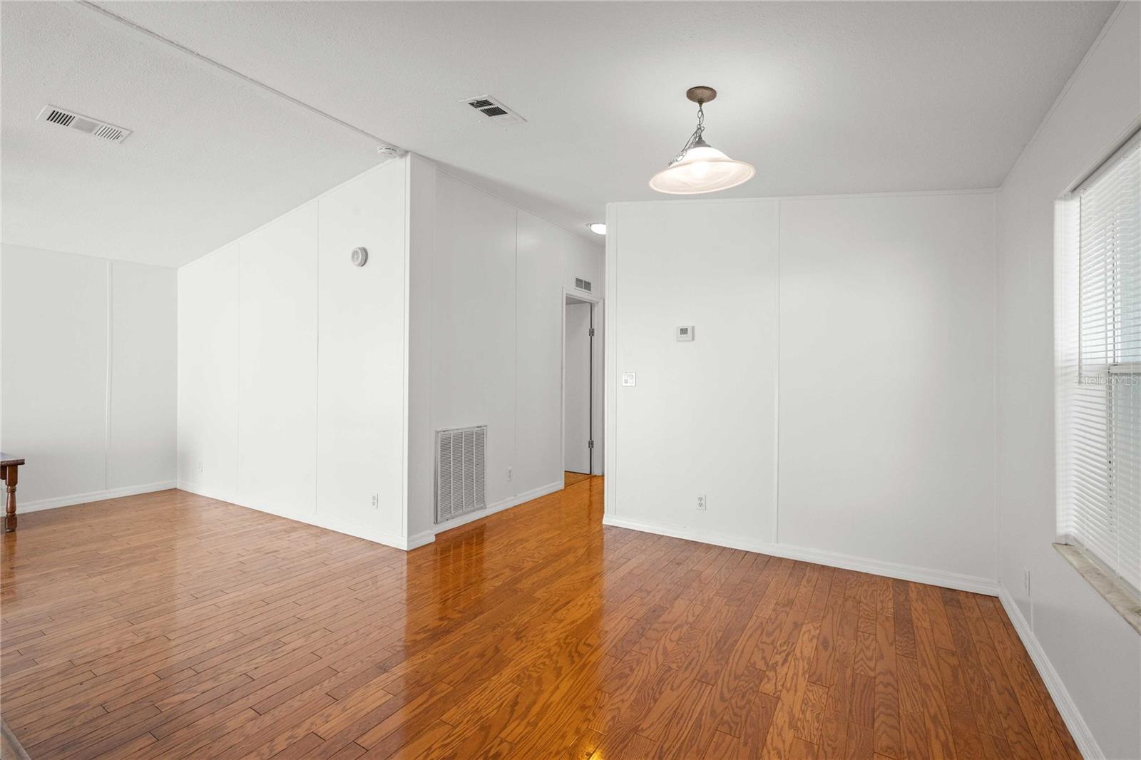 3210 HICKORY DR — photo 14