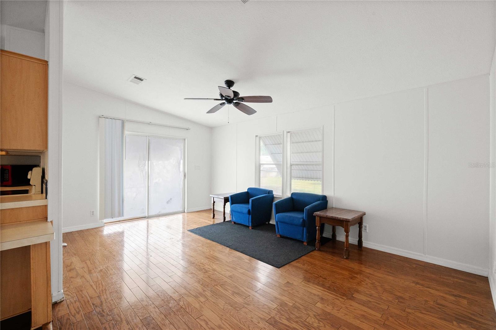 3210 HICKORY DR — photo 18