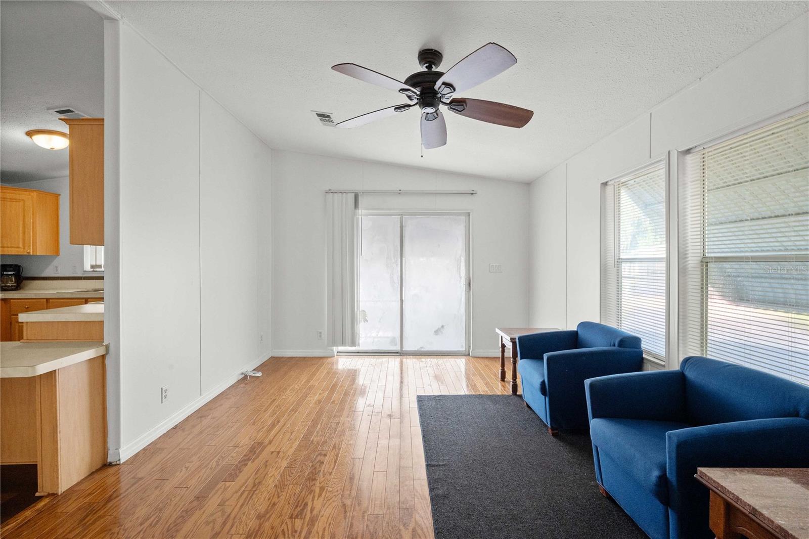 3210 HICKORY DR — photo 15