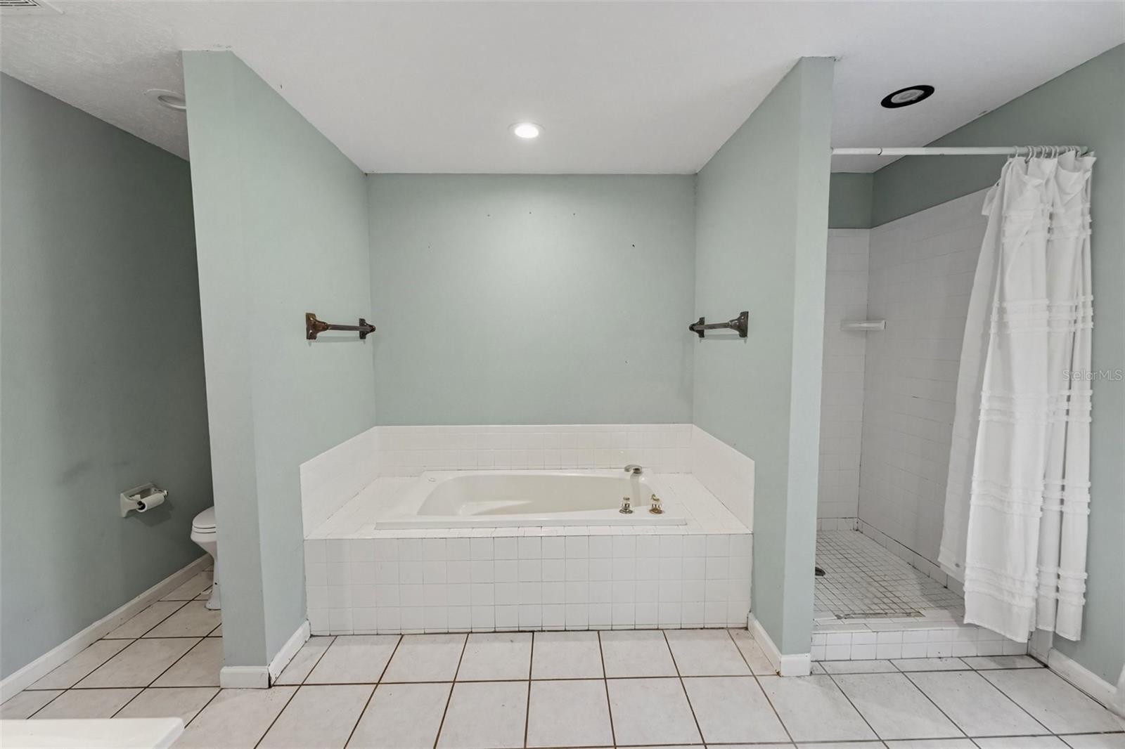 1740 BAYSHORE DR — photo 18