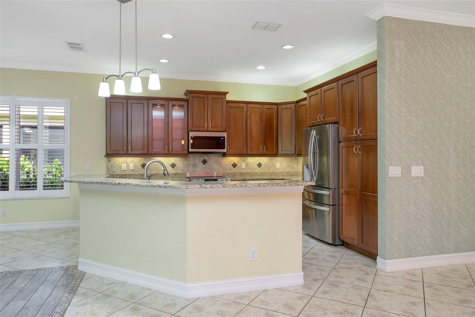 16022 GOLDEN LAKES DR — photo 9