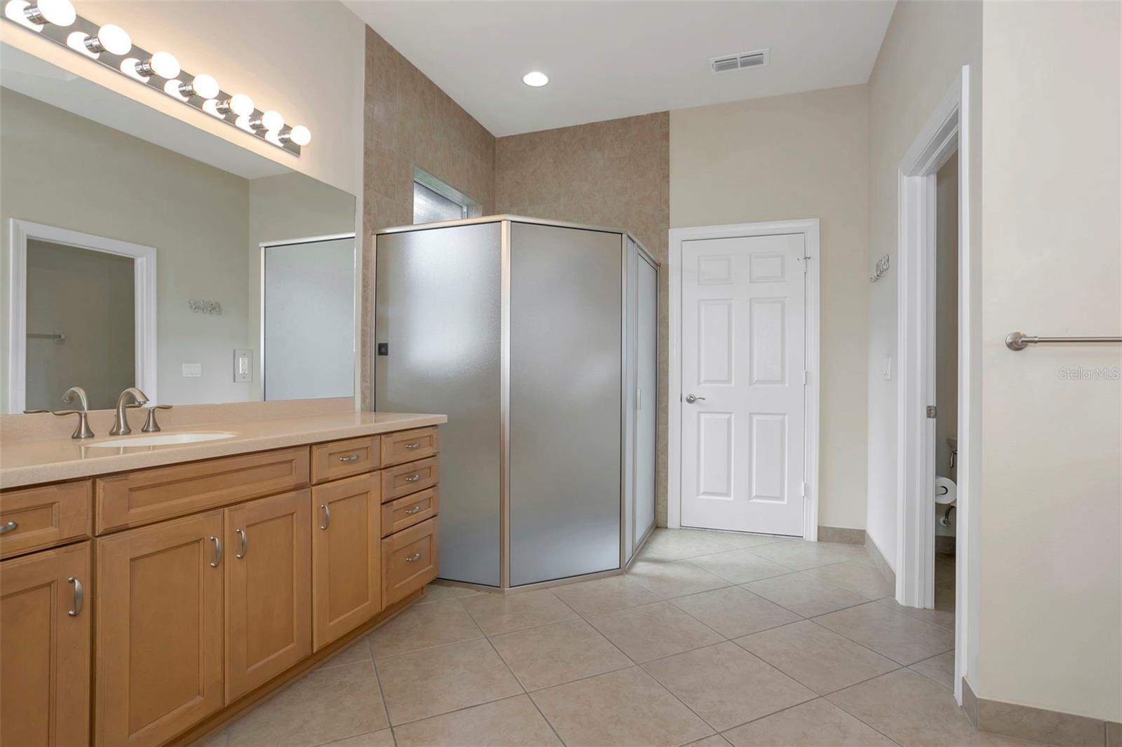 16022 GOLDEN LAKES DR — photo 22