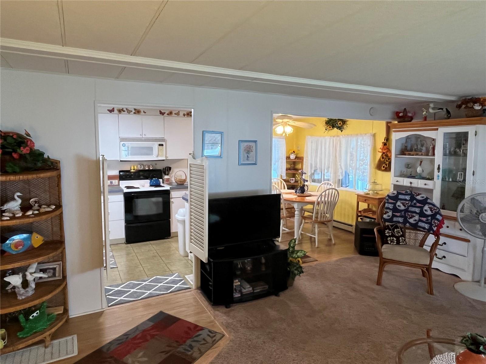 206 ROMA RD — photo 10