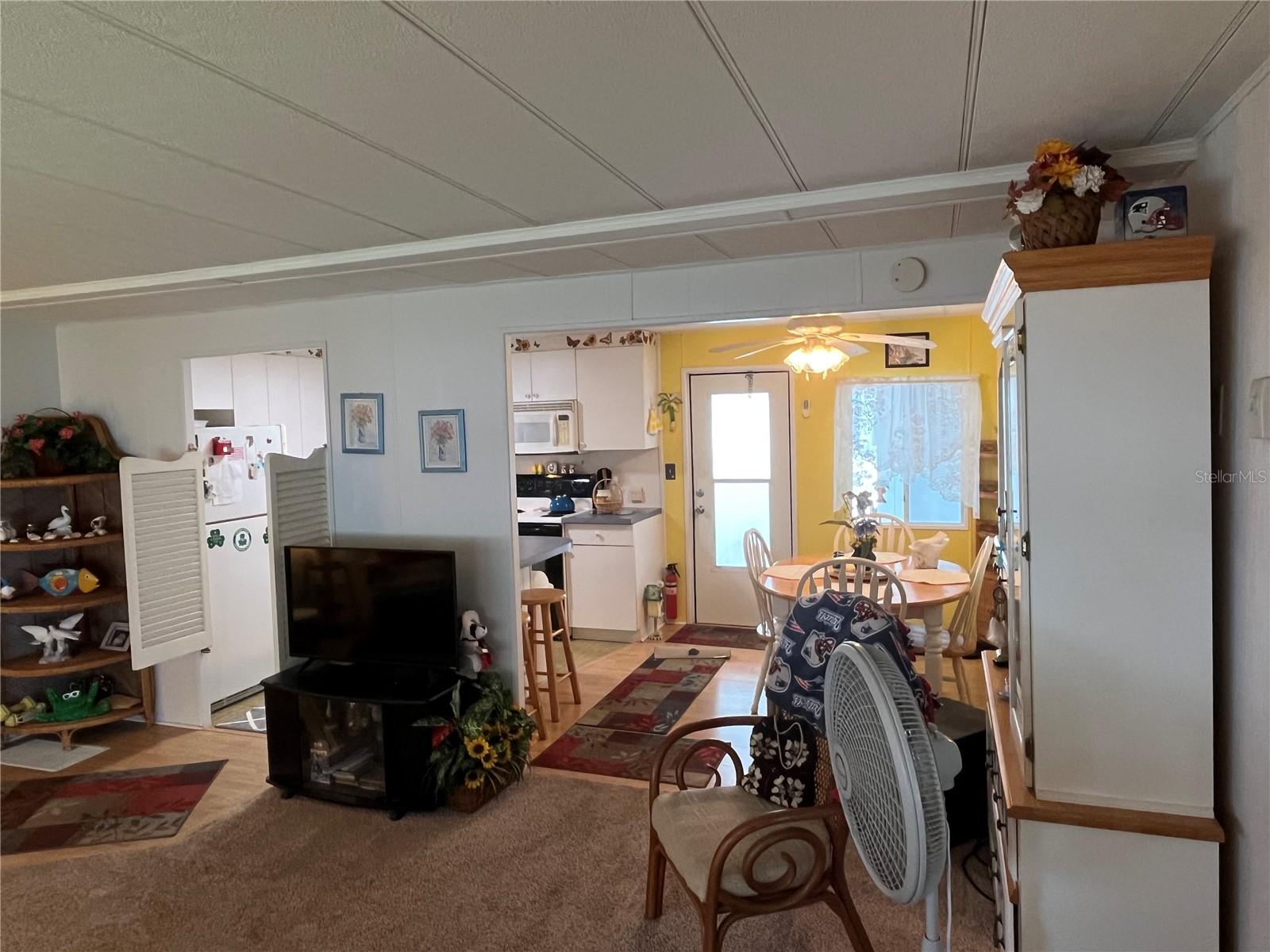 206 ROMA RD — photo 9
