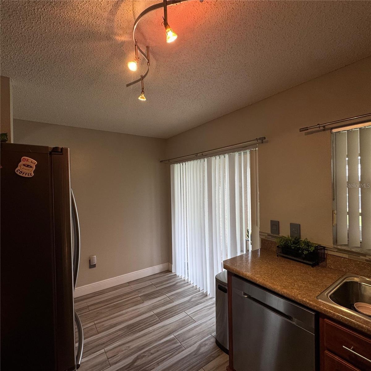 306 KENSINGTON LAKE CIR — photo 9