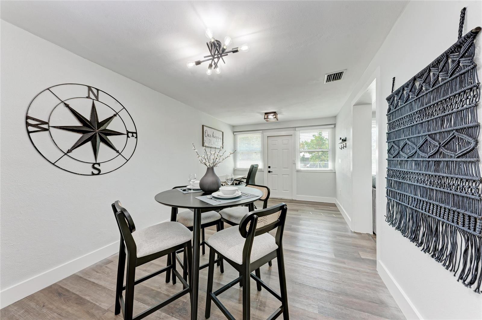 339 SUWANEE AVE — photo 9