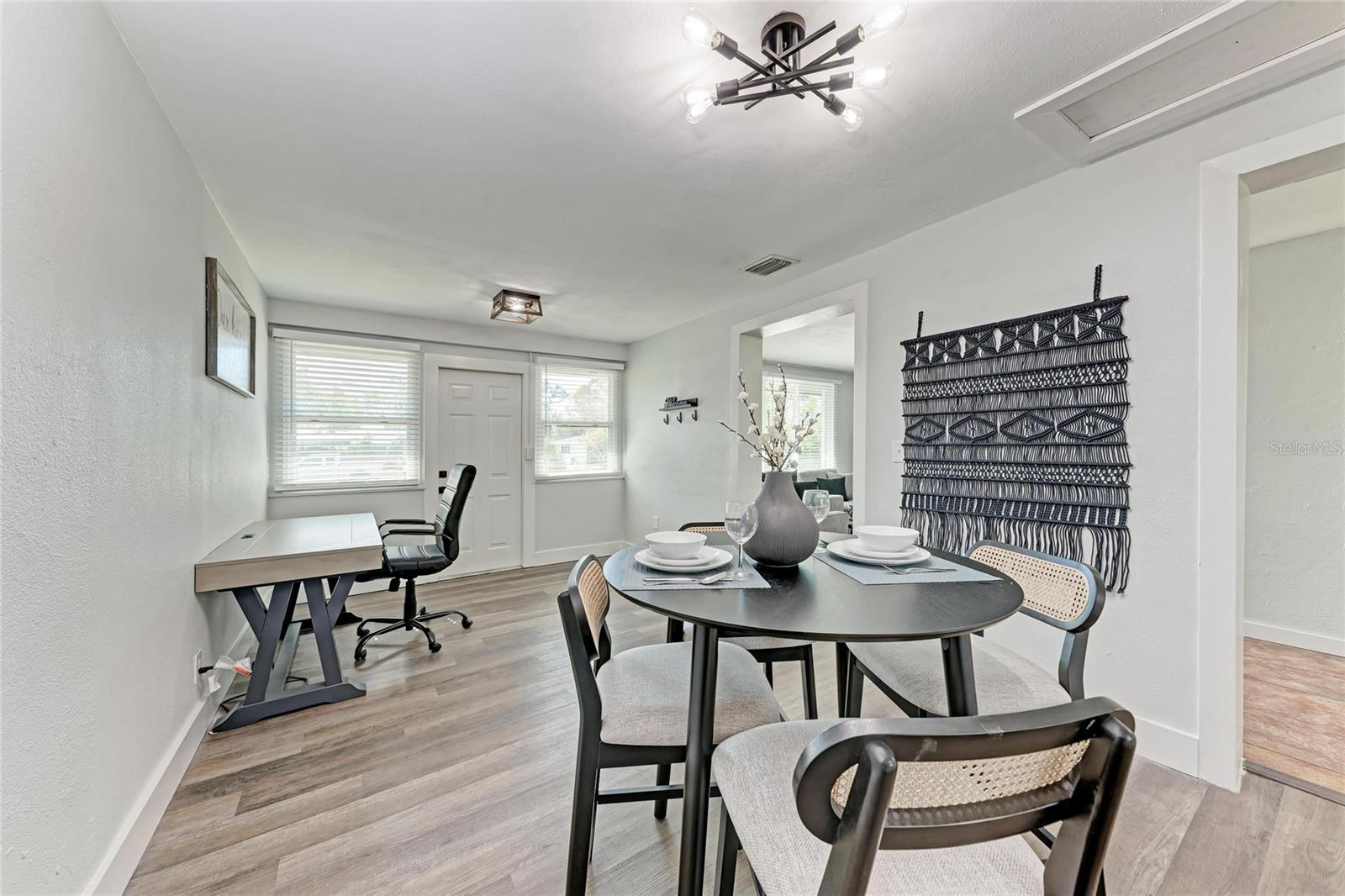 339 SUWANEE AVE — photo 10