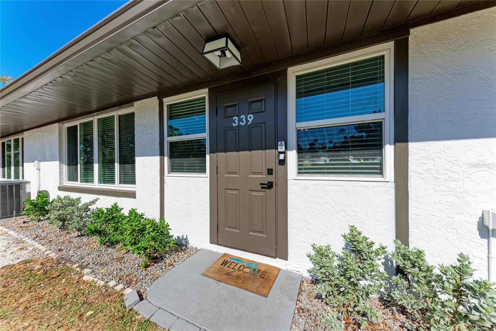 339 SUWANEE AVE — photo 2