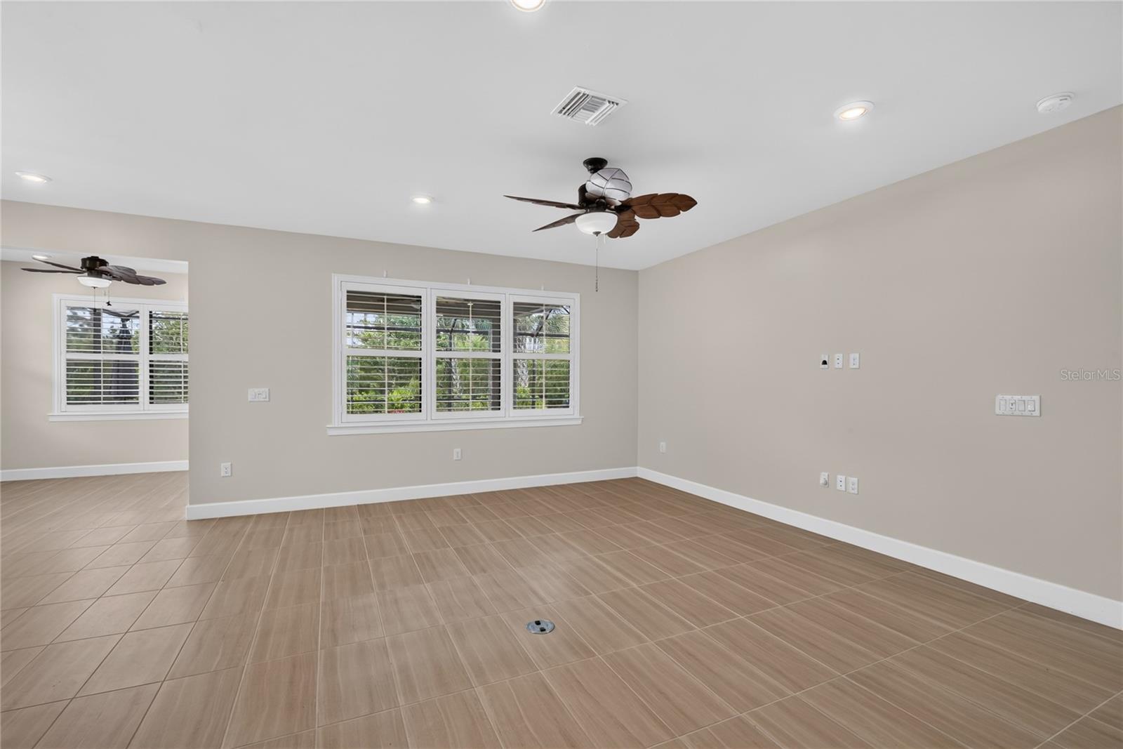 2633 DAISY DR — photo 24