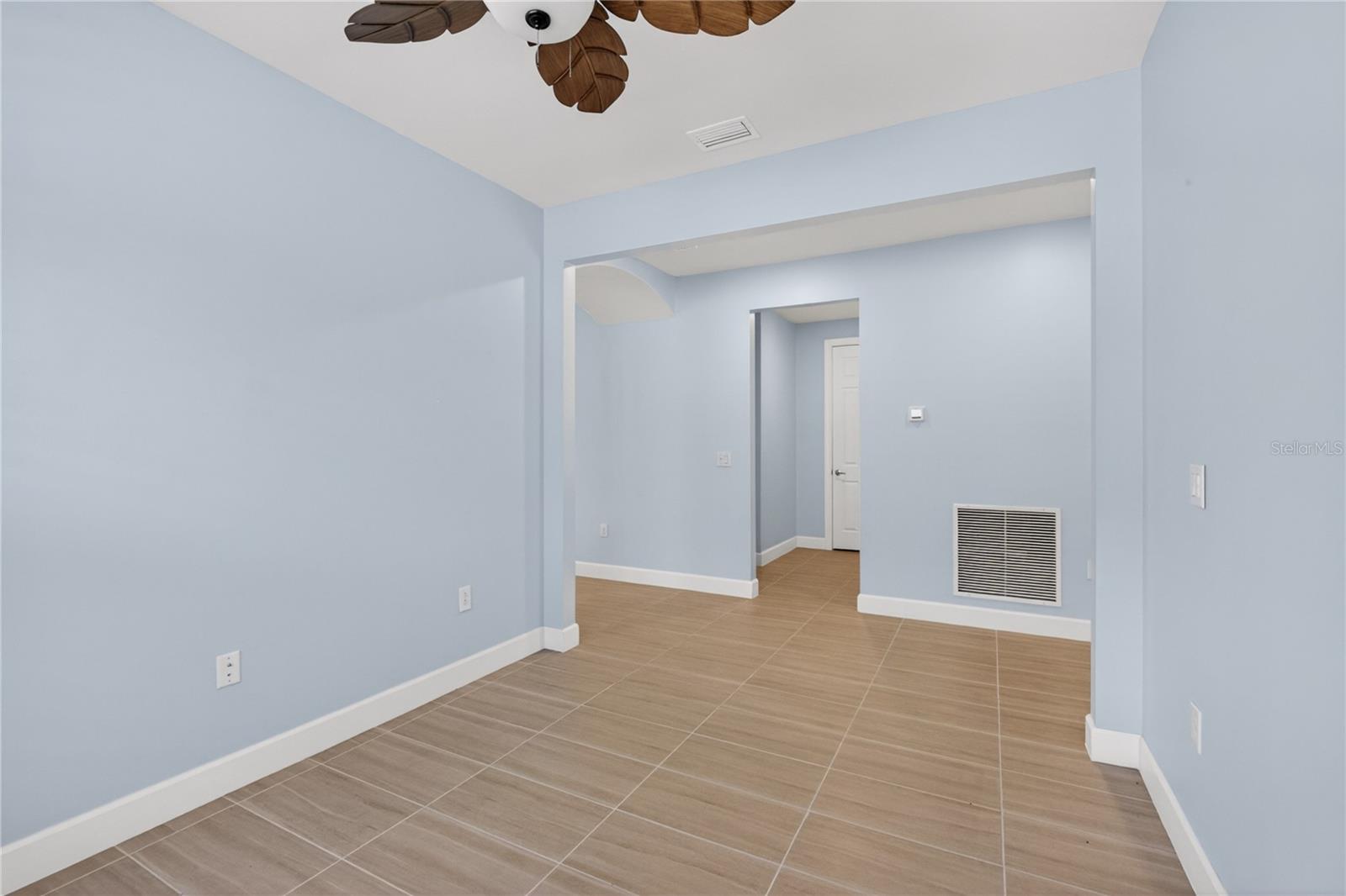 2633 DAISY DR — photo 37
