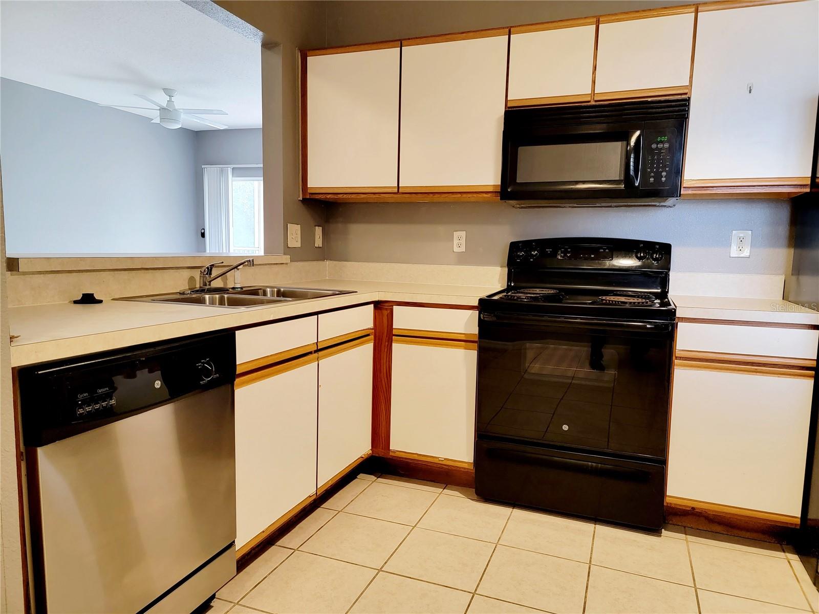 6410 CYPRESSDALE DR #201 — photo 3