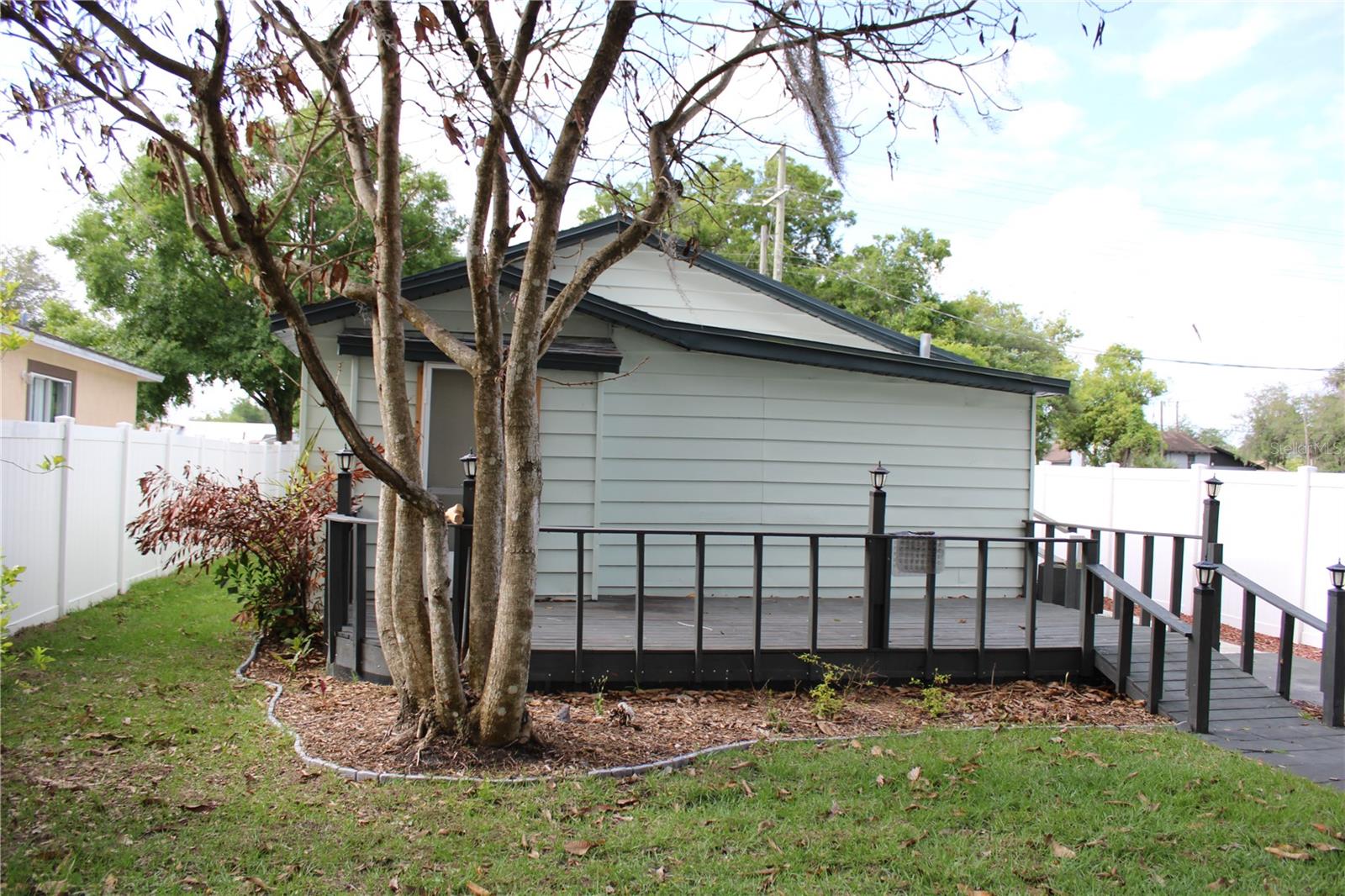 1106 E DR MARTIN LUTHER KING JR BLVD — photo 22