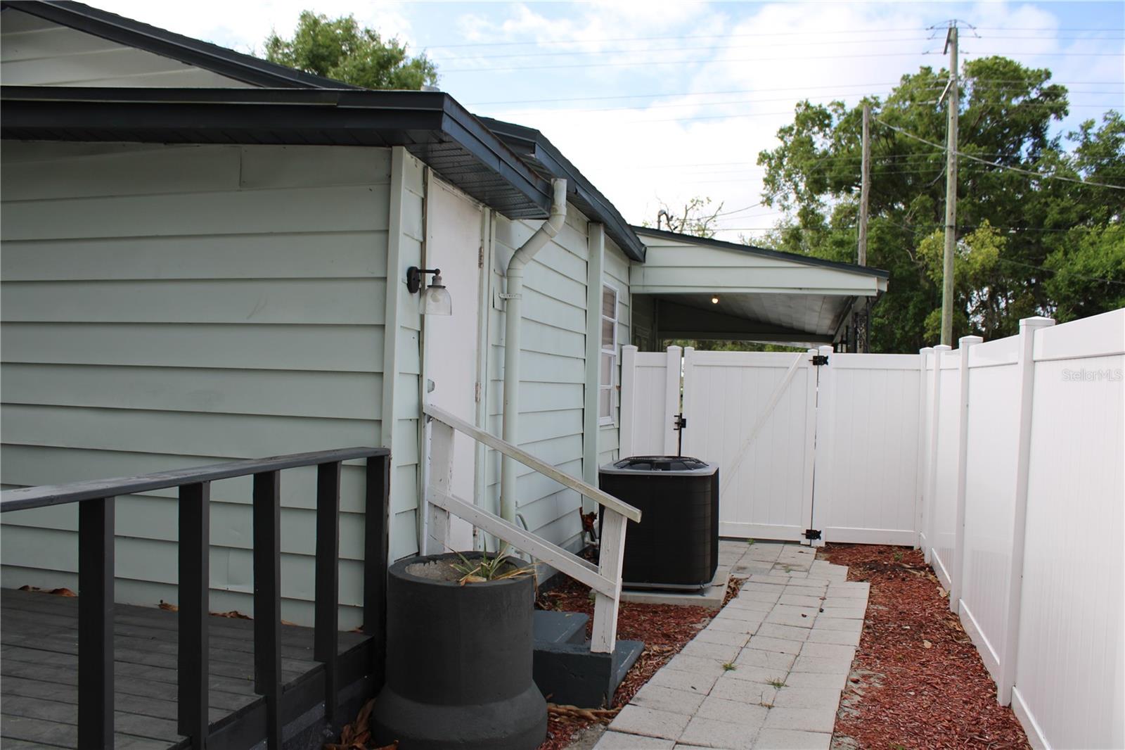 1106 E DR MARTIN LUTHER KING JR BLVD — photo 21