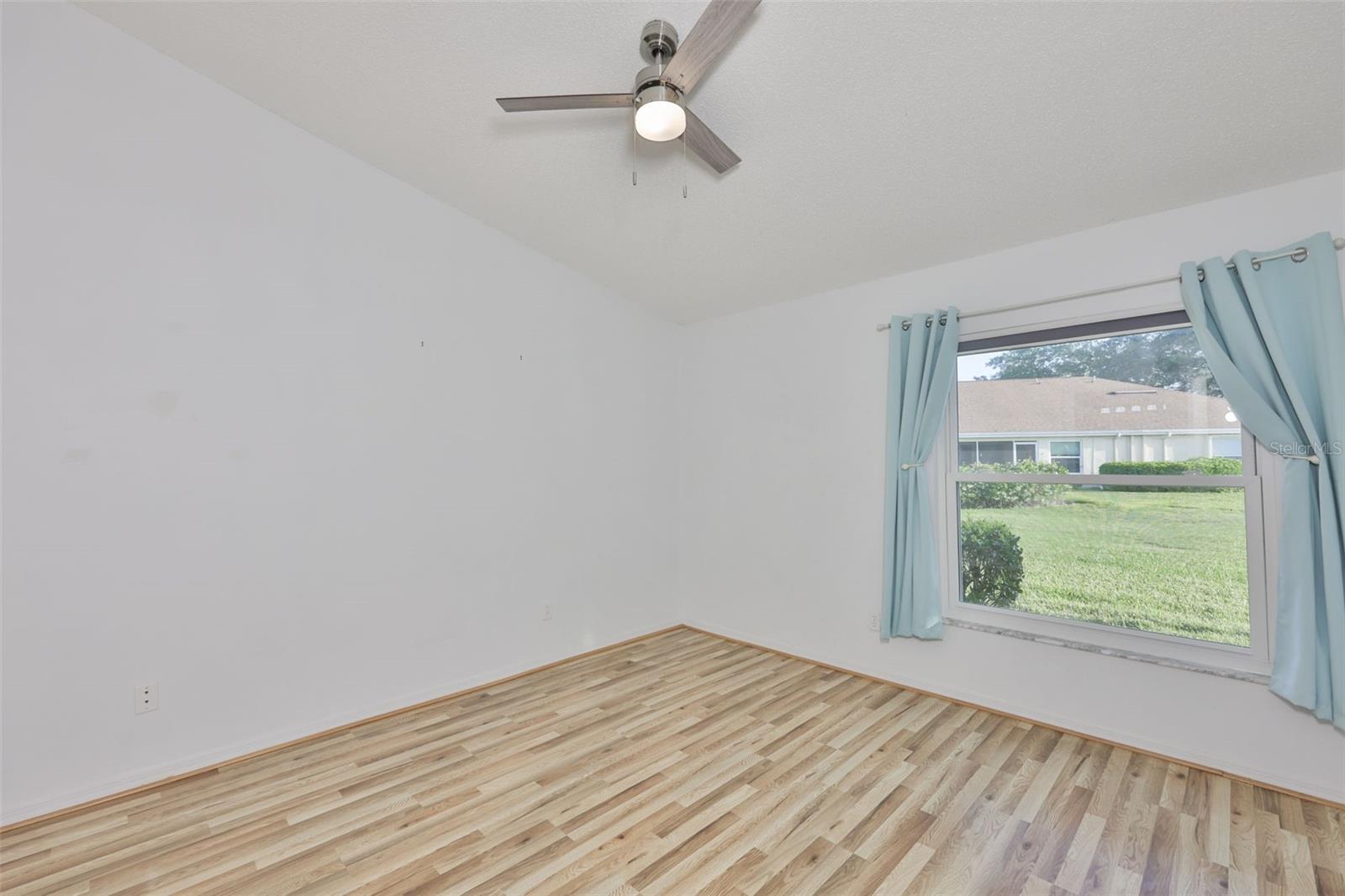 2020 NANTUCKET DR — photo 35