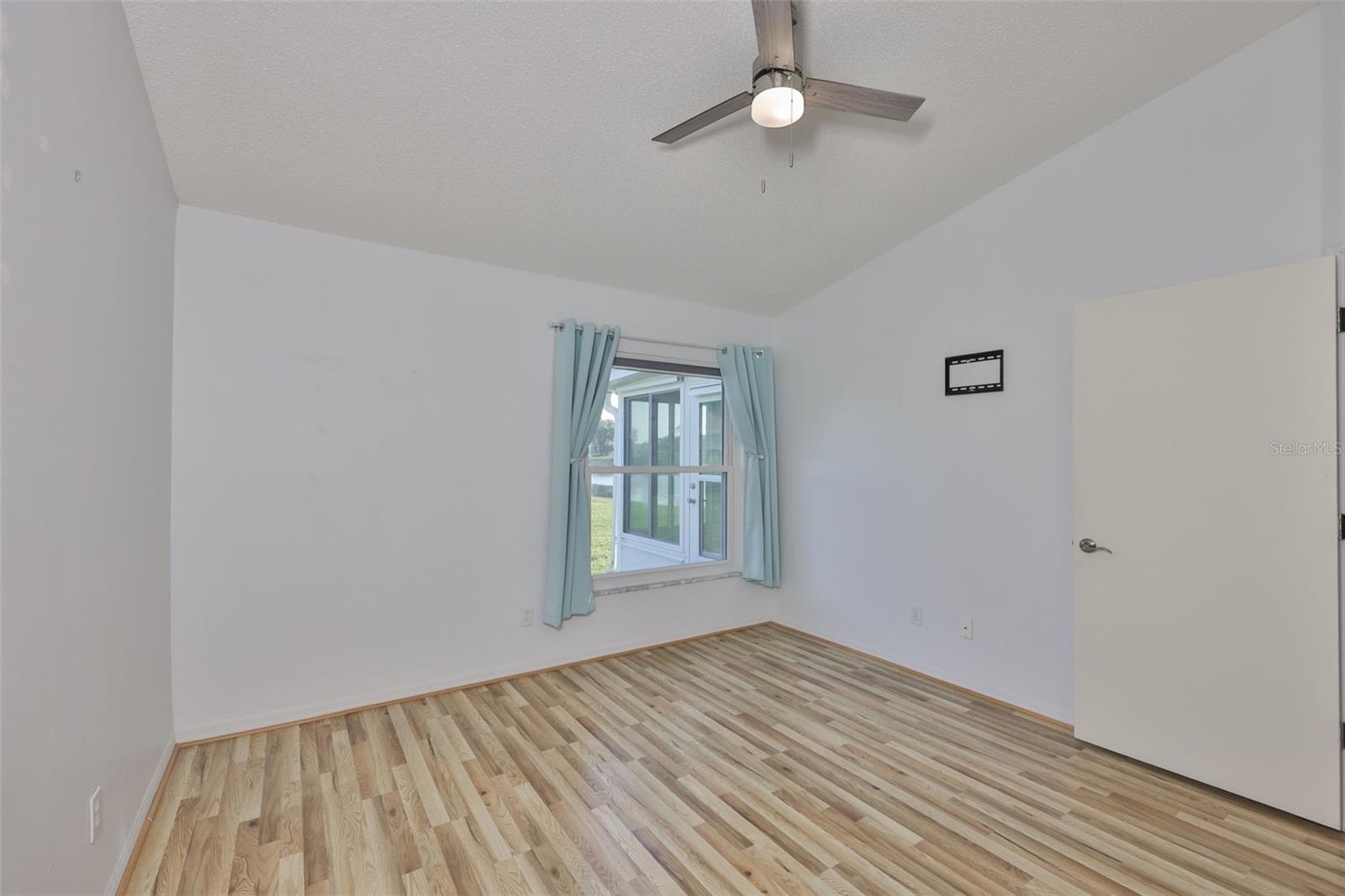 2020 NANTUCKET DR — photo 37