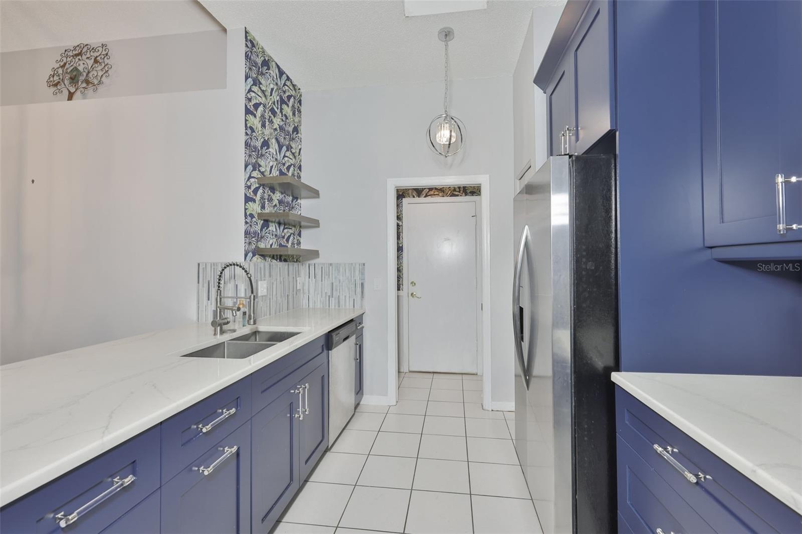 2020 NANTUCKET DR — photo 23