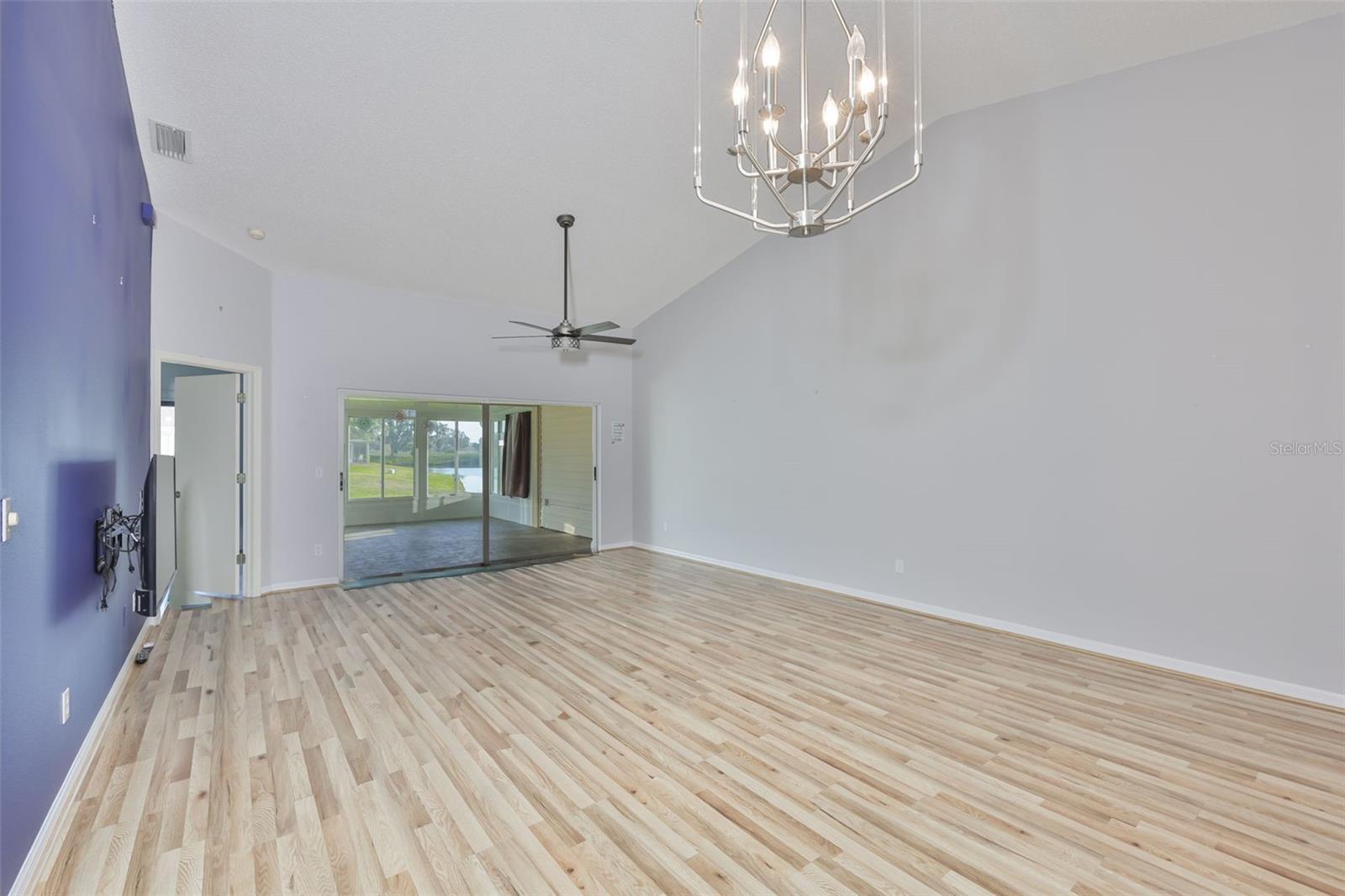 2020 NANTUCKET DR — photo 15