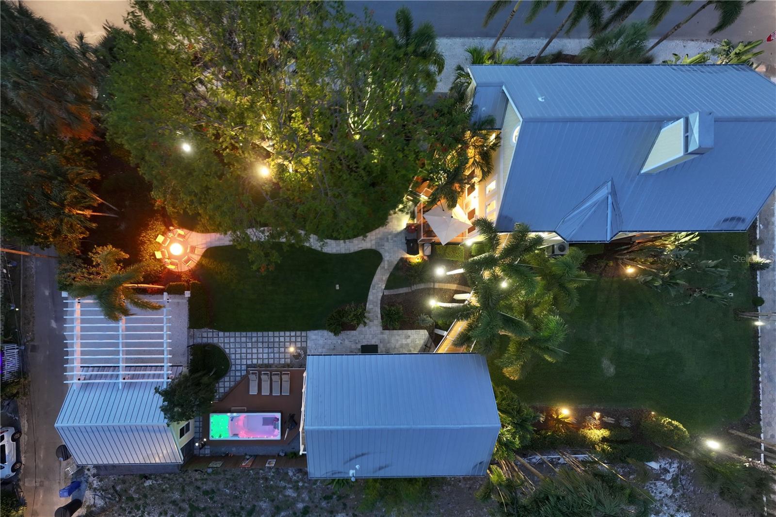 1803 BEACH DR SE — photo 100