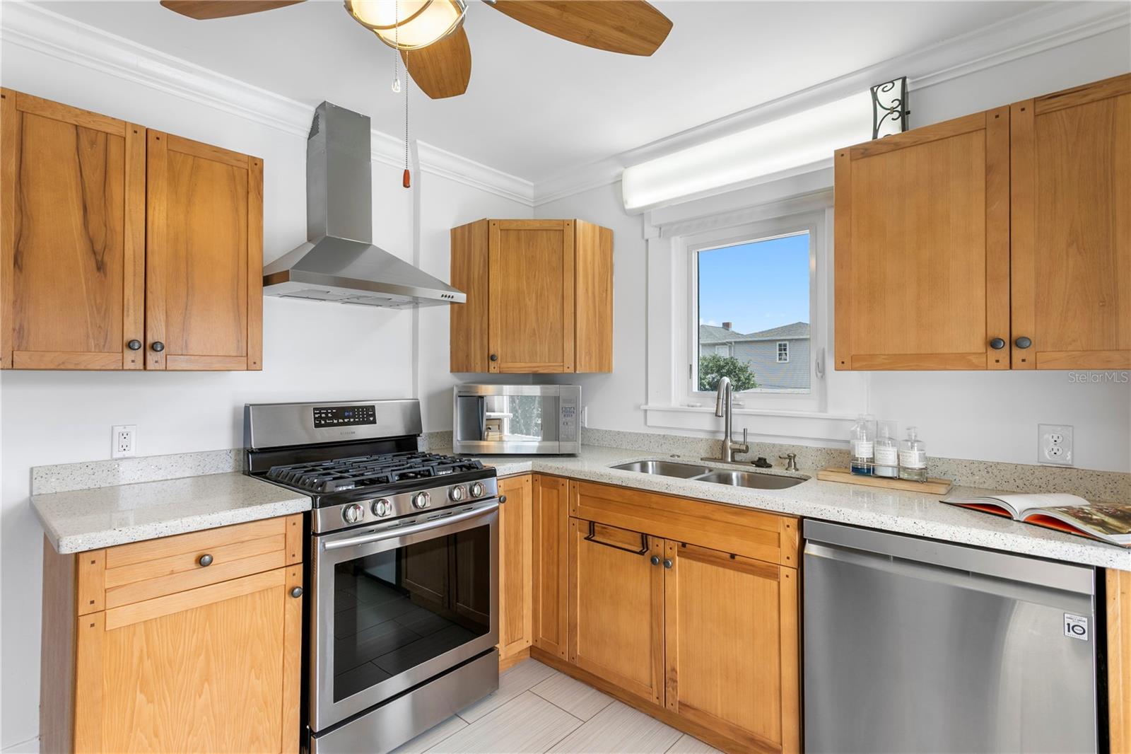 1803 BEACH DR SE — photo 68