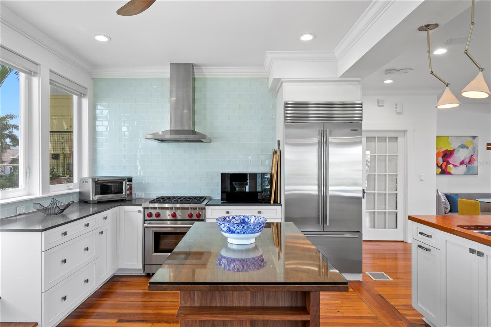 1803 BEACH DR SE — photo 18
