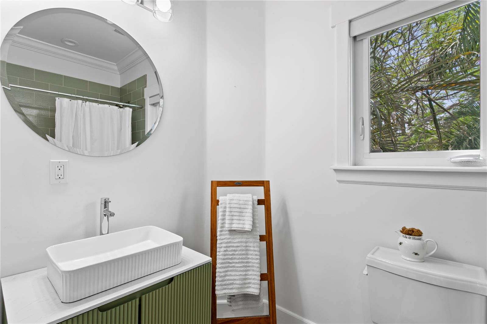1803 BEACH DR SE — photo 51